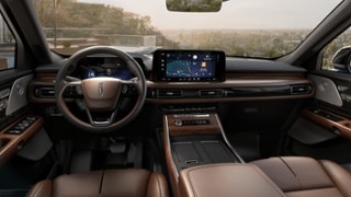 2025 Lincoln Lincoln Aviator Internal Image 2